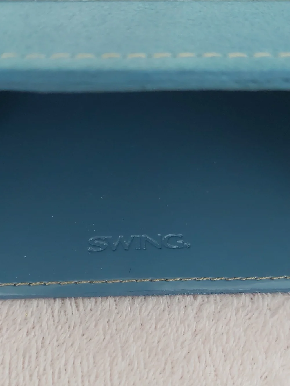 BARNES & NOBLE SWING Suede Flip Frame Holds 4